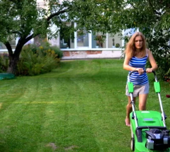 women-doing-lawn-care